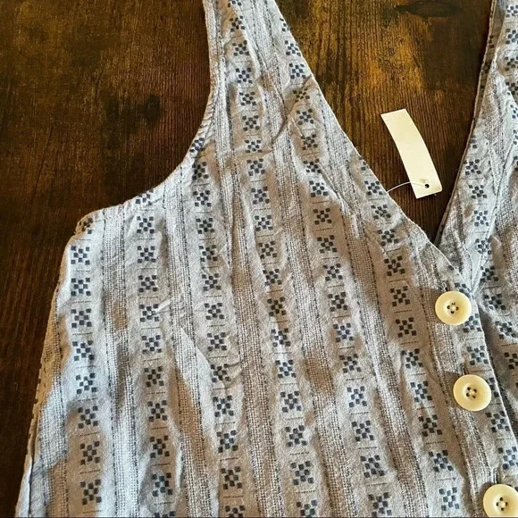 Jacquard Stripe V-Neck Button Back Sleeveless Top - Picture 6 of 10